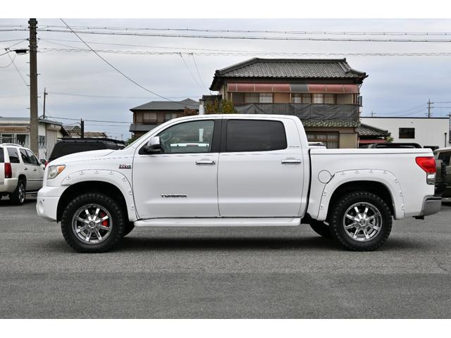 タンドラ クルーマックス リミテッド 4WD サンルーフ グレー本革シート ポケットスタイルオーバーフェンダー リフトアップ STORMクローム20インチホイール ハードトノカバー フローティングナビ フルセグTV バックカメラ ETC(5枚目)