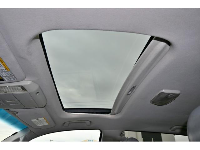 タンドラ クルーマックス リミテッド 4WD サンルーフ グレー本革シート ポケットスタイルオーバーフェンダー リフトアップ STORMクローム20インチホイール ハードトノカバー フローティングナビ フルセグTV バックカメラ ETC(11枚目)