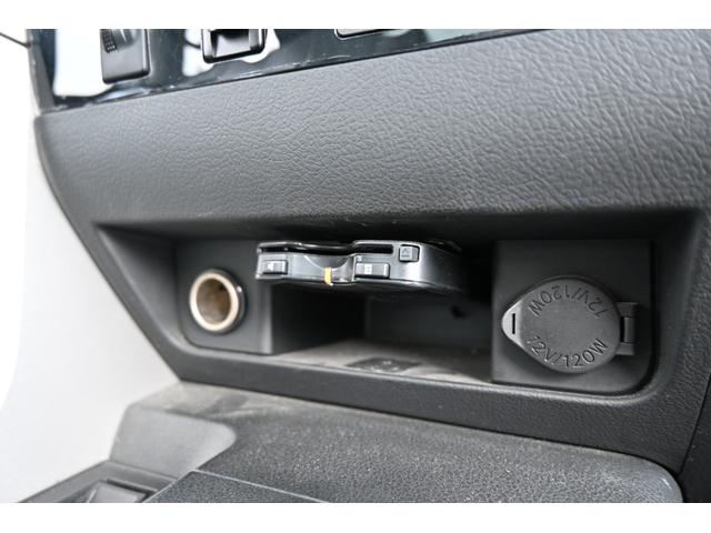 タンドラ クルーマックス リミテッド 4WD サンルーフ グレー本革シート ポケットスタイルオーバーフェンダー リフトアップ STORMクローム20インチホイール ハードトノカバー フローティングナビ フルセグTV バックカメラ ETC(16枚目)