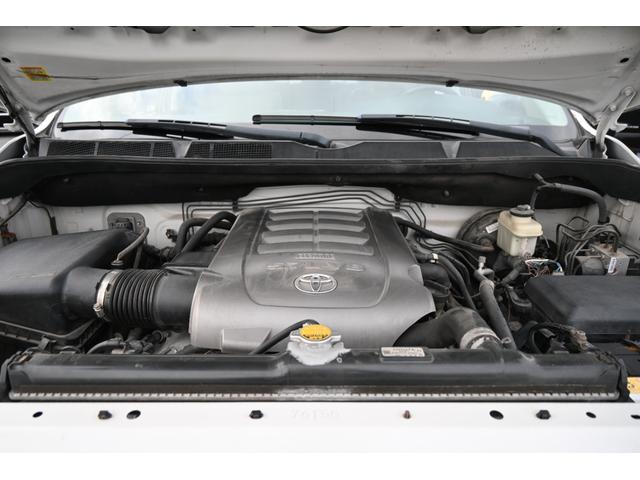 タンドラ クルーマックス リミテッド 4WD サンルーフ グレー本革シート ポケットスタイルオーバーフェンダー リフトアップ STORMクローム20インチホイール ハードトノカバー フローティングナビ フルセグTV バックカメラ ETC(18枚目)