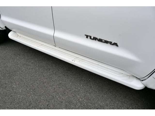 タンドラ クルーマックス リミテッド 4WD サンルーフ グレー本革シート ポケットスタイルオーバーフェンダー リフトアップ STORMクローム20インチホイール ハードトノカバー フローティングナビ フルセグTV バックカメラ ETC(19枚目)