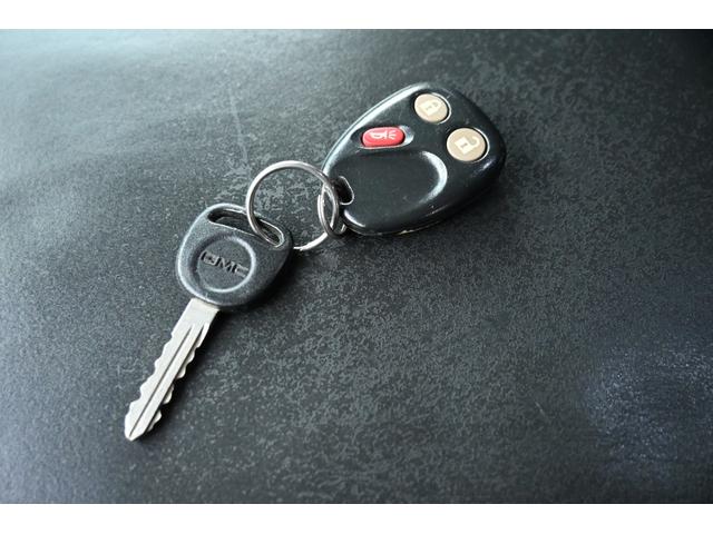 ハマーＨ２ ラグジュアリーパッケージ　２００５ｙモデル　サンルーフ　黒本革シート　ＡＳＡＮＴＩ２６インチホイール　フルセグＴＶナビ　社外マフラー　サイドステップ　メッキパーツ　ＥＴＣ１ナンバー５人乗り（27枚目）