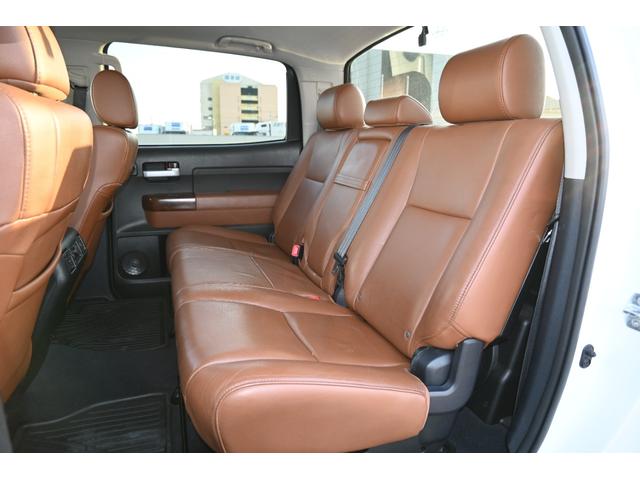 タンドラ クルーマックス リミテッド 2013yモデル 新車並行 実走行証明書付 4WD サンルーフ レッドロック本革シート ポケットスタイルオーバーフェンダー XD20インチホイール ハードトノカバー シートヒーター&パワーシート(13枚目)