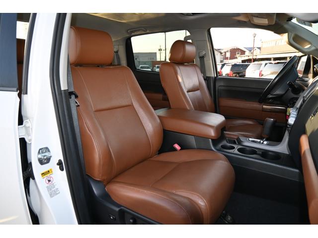 タンドラ クルーマックス リミテッド 2013yモデル 新車並行 実走行証明書付 4WD サンルーフ レッドロック本革シート ポケットスタイルオーバーフェンダー XD20インチホイール ハードトノカバー シートヒーター&パワーシート(17枚目)