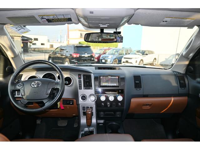 タンドラ クルーマックス リミテッド 2013yモデル 新車並行 実走行証明書付 4WD サンルーフ レッドロック本革シート ポケットスタイルオーバーフェンダー XD20インチホイール ハードトノカバー シートヒーター&パワーシート(20枚目)