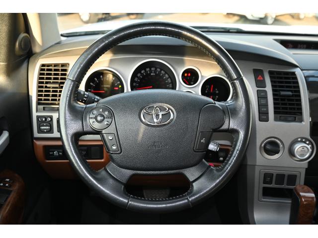 タンドラ クルーマックス リミテッド 2013yモデル 新車並行 実走行証明書付 4WD サンルーフ レッドロック本革シート ポケットスタイルオーバーフェンダー XD20インチホイール ハードトノカバー シートヒーター&パワーシート(22枚目)