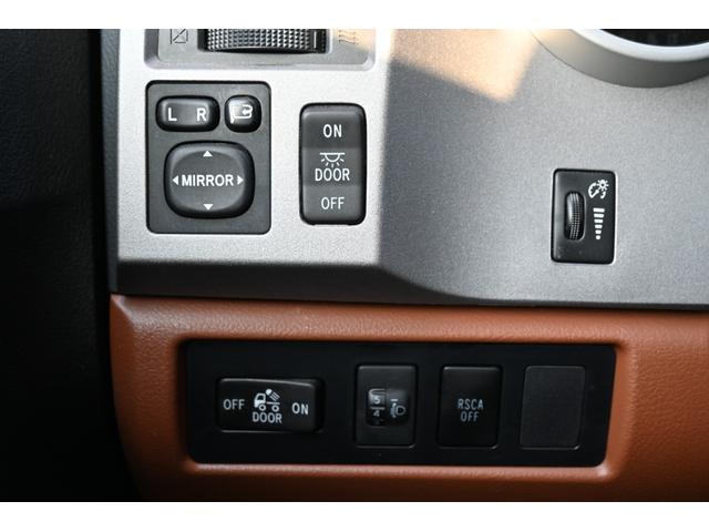 タンドラ クルーマックス リミテッド 2013yモデル 新車並行 実走行証明書付 4WD サンルーフ レッドロック本革シート ポケットスタイルオーバーフェンダー XD20インチホイール ハードトノカバー シートヒーター&パワーシート(25枚目)