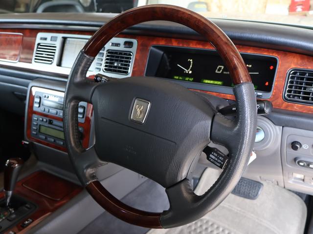 センチュリー フロアシフト　デュアルＥＭＶ　純正ナビ　フルセグ　純正バックカメラ　本革パワーシート＆ヒーター＆エア　キセノンヘッド　６０センチュリー１８インチアルミ　コンビハン　スルガスピードマフラー　電動カーテン　前後ドラレコ（22枚目）