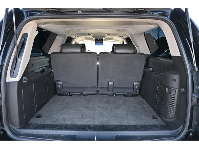 シボレーサバーバン ＬＴ　ＬＴＺ　４ＷＤ　２００７ｙモデル　サンルーフ　黒本革シート　パワーバックドア　ディスプレイオーディオ　フリップダウンモニター　バックカメラ　ＥＴＣ　ＢＯＳＥサウンド　ＳＴＯＲＭ２０インチホイール（15枚目）
