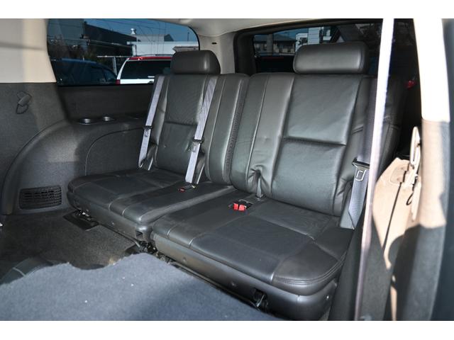 シボレーサバーバン ＬＴ　ＬＴＺ　４ＷＤ　２００７ｙモデル　サンルーフ　黒本革シート　パワーバックドア　ディスプレイオーディオ　フリップダウンモニター　バックカメラ　ＥＴＣ　ＢＯＳＥサウンド　ＳＴＯＲＭ２０インチホイール（18枚目）
