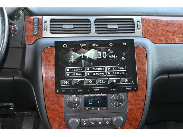 シボレーサバーバン ＬＴ　ＬＴＺ　４ＷＤ　２００７ｙモデル　サンルーフ　黒本革シート　パワーバックドア　ディスプレイオーディオ　フリップダウンモニター　バックカメラ　ＥＴＣ　ＢＯＳＥサウンド　ＳＴＯＲＭ２０インチホイール（26枚目）