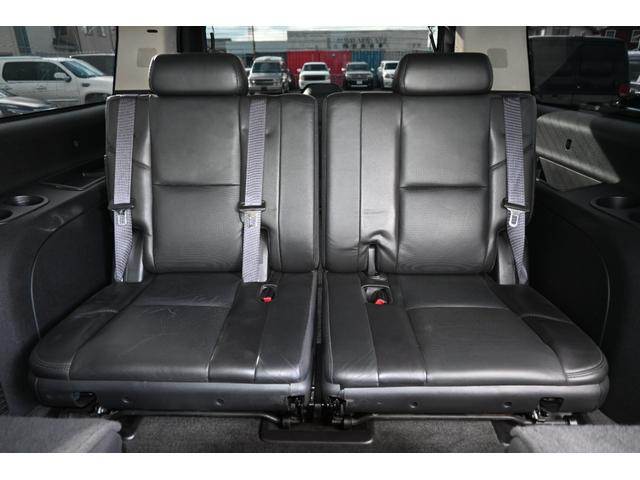 キャデラックエスカレード ＥＳＶ　クライメイトパッケージ　４ＷＤ　ロングボディ　サンルーフ　黒本革シート　純正クローム２２インチホイール　パワーバックドア　エアシート＆シートヒーター＆パワーシート　バックカメラ　ＥＴＣ　キーレス（15枚目）