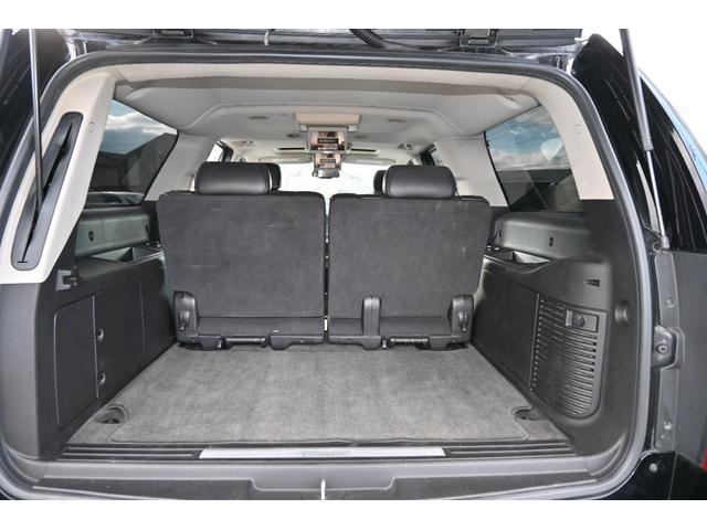 キャデラックエスカレード ＥＳＶ　クライメイトパッケージ　４ＷＤ　ロングボディ　サンルーフ　黒本革シート　純正クローム２２インチホイール　パワーバックドア　エアシート＆シートヒーター＆パワーシート　バックカメラ　ＥＴＣ　キーレス（17枚目）