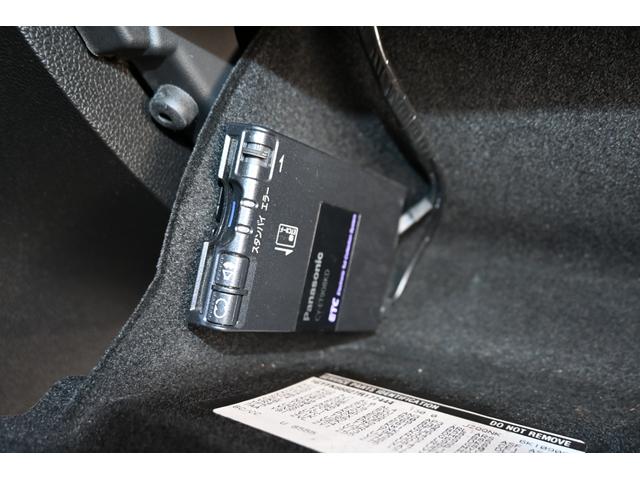 キャデラックエスカレード ＥＳＶ　クライメイトパッケージ　４ＷＤ　ロングボディ　サンルーフ　黒本革シート　純正クローム２２インチホイール　パワーバックドア　エアシート＆シートヒーター＆パワーシート　バックカメラ　ＥＴＣ　キーレス（22枚目）