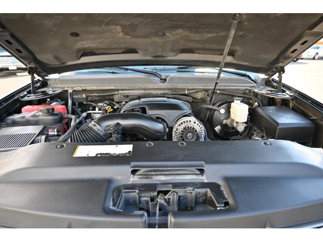 キャデラックエスカレード ＥＳＶ　クライメイトパッケージ　４ＷＤ　ロングボディ　サンルーフ　黒本革シート　純正クローム２２インチホイール　パワーバックドア　エアシート＆シートヒーター＆パワーシート　バックカメラ　ＥＴＣ　キーレス（23枚目）