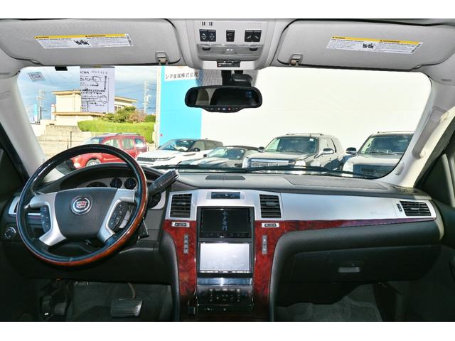 キャデラックエスカレード ＥＳＶ　クライメイトパッケージ　４ＷＤ　ロングボディ　サンルーフ　黒本革シート　純正クローム２２インチホイール　パワーバックドア　エアシート＆シートヒーター＆パワーシート　バックカメラ　ＥＴＣ　キーレス（25枚目）