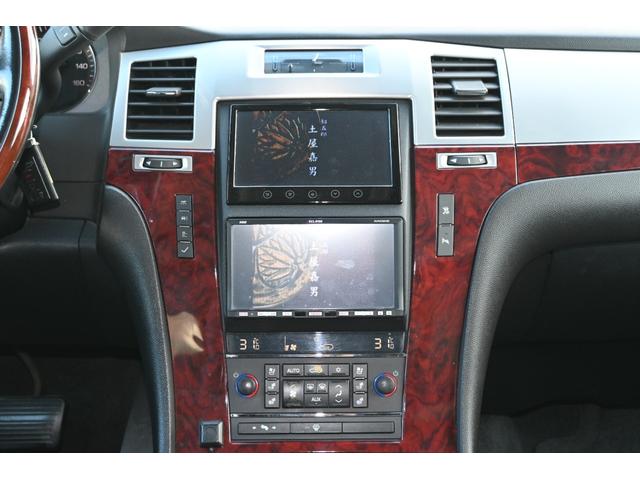 キャデラックエスカレード ＥＳＶ　クライメイトパッケージ　４ＷＤ　ロングボディ　サンルーフ　黒本革シート　純正クローム２２インチホイール　パワーバックドア　エアシート＆シートヒーター＆パワーシート　バックカメラ　ＥＴＣ　キーレス（27枚目）