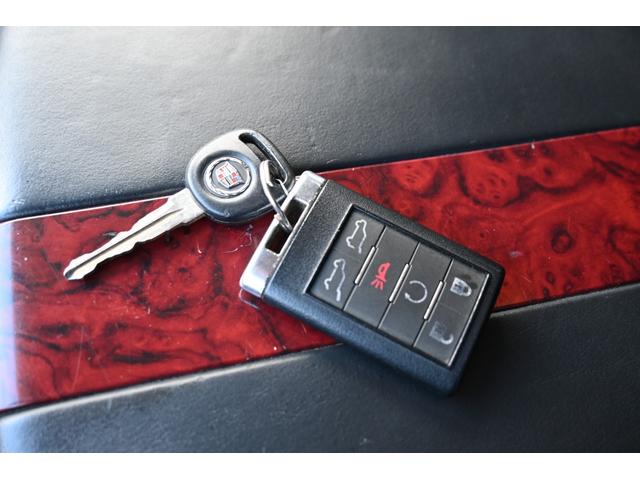 キャデラックエスカレード ＥＳＶ　クライメイトパッケージ　４ＷＤ　ロングボディ　サンルーフ　黒本革シート　純正クローム２２インチホイール　パワーバックドア　エアシート＆シートヒーター＆パワーシート　バックカメラ　ＥＴＣ　キーレス（36枚目）