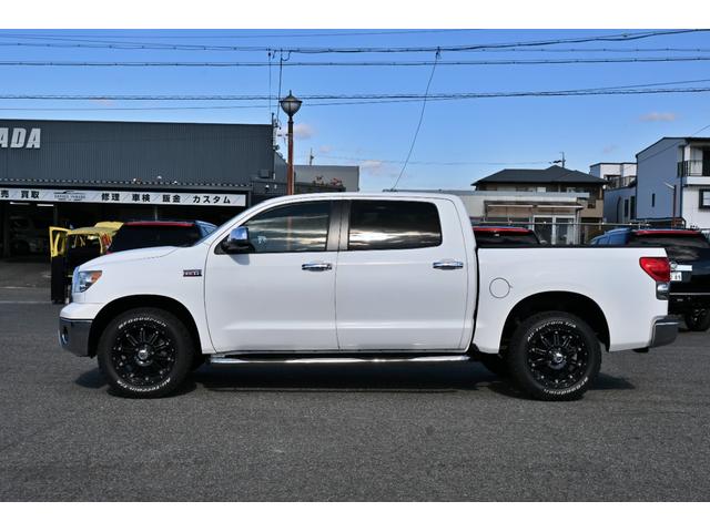タンドラ クルーマックス　ＳＲ５　４ＷＤ　２００９ｙモデル　カスタムレザーシート　トノカバー＆ベッドライナー　フルセグＴＶナビ　フロンｔ、サイド＆バックカメラ　キーレス　ＥＴＣ　ＸＤ２０インチホイール　サイドステップ（5枚目）