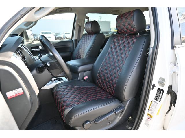 タンドラ クルーマックス　ＳＲ５　４ＷＤ　２００９ｙモデル　カスタムレザーシート　トノカバー＆ベッドライナー　フルセグＴＶナビ　フロンｔ、サイド＆バックカメラ　キーレス　ＥＴＣ　ＸＤ２０インチホイール　サイドステップ（12枚目）