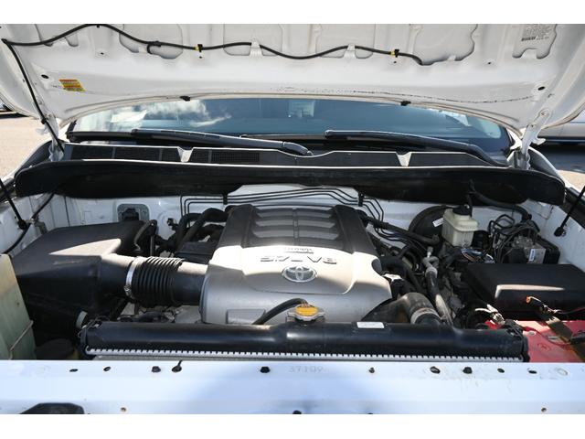 タンドラ クルーマックス　ＳＲ５　４ＷＤ　２００９ｙモデル　カスタムレザーシート　トノカバー＆ベッドライナー　フルセグＴＶナビ　フロンｔ、サイド＆バックカメラ　キーレス　ＥＴＣ　ＸＤ２０インチホイール　サイドステップ（17枚目）