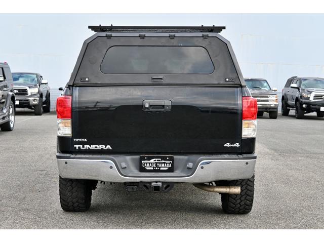 タンドラ クルーマックス　プラチナム　２０１０ｙモデル　サンルーフ　グレー本革シート　エアシート＆シートヒーター　キャンパーシェル　ポケットスタイルオバーフェンダー　　ＭＥＴＨＯＤ１８インチホイール　ＪＢＬサウンド　フルセグＴＶナビ（9枚目）