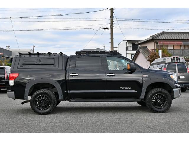 タンドラ クルーマックス　プラチナム　２０１０ｙモデル　サンルーフ　グレー本革シート　エアシート＆シートヒーター　キャンパーシェル　ポケットスタイルオバーフェンダー　　ＭＥＴＨＯＤ１８インチホイール　ＪＢＬサウンド　フルセグＴＶナビ（10枚目）