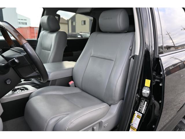 タンドラ クルーマックス　プラチナム　２０１０ｙモデル　サンルーフ　グレー本革シート　エアシート＆シートヒーター　キャンパーシェル　ポケットスタイルオバーフェンダー　　ＭＥＴＨＯＤ１８インチホイール　ＪＢＬサウンド　フルセグＴＶナビ（13枚目）