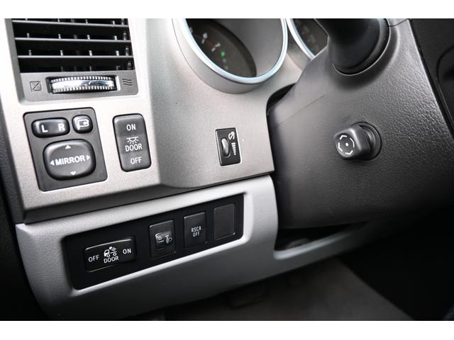 タンドラ クルーマックス　プラチナム　２０１０ｙモデル　サンルーフ　グレー本革シート　エアシート＆シートヒーター　キャンパーシェル　ポケットスタイルオバーフェンダー　　ＭＥＴＨＯＤ１８インチホイール　ＪＢＬサウンド　フルセグＴＶナビ（30枚目）