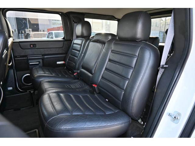 ハマーＨ２ タイプＧ　２００５ｙモデル　正規ディーラー車　実走行　サンルーフ　黒本革シート　ＬＵＸＸＸクローム２６インチホイール新品　３１５／４０Ｒ２６タイヤ新品　ガナドール４本出しマフラー　シートヒーター＆パワーシート（14枚目）