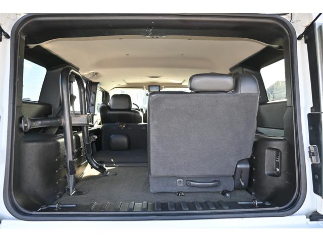 ハマーＨ２ タイプＧ　２００５ｙモデル　正規ディーラー車　実走行　サンルーフ　黒本革シート　ＬＵＸＸＸクローム２６インチホイール新品　３１５／４０Ｒ２６タイヤ新品　ガナドール４本出しマフラー　シートヒーター＆パワーシート（16枚目）