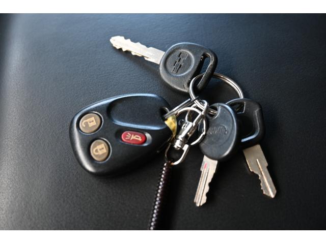 ハマーＨ２ タイプＧ　２００５ｙモデル　正規ディーラー車　実走行　サンルーフ　黒本革シート　ＬＵＸＸＸクローム２６インチホイール新品　３１５／４０Ｒ２６タイヤ新品　ガナドール４本出しマフラー　シートヒーター＆パワーシート（38枚目）