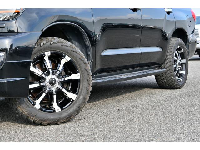 セコイア ＳＲ５　２０１１年モデル　４ＷＤ　新車並行　実走行証明書付　社外ＬＥＤヘッドライト　グレー本革シート　シートヒーター＆パワーシート　フローティングナビフルセグＴＶ　パワーサードシート　ＥＴＣ　バックカメラ（3枚目）