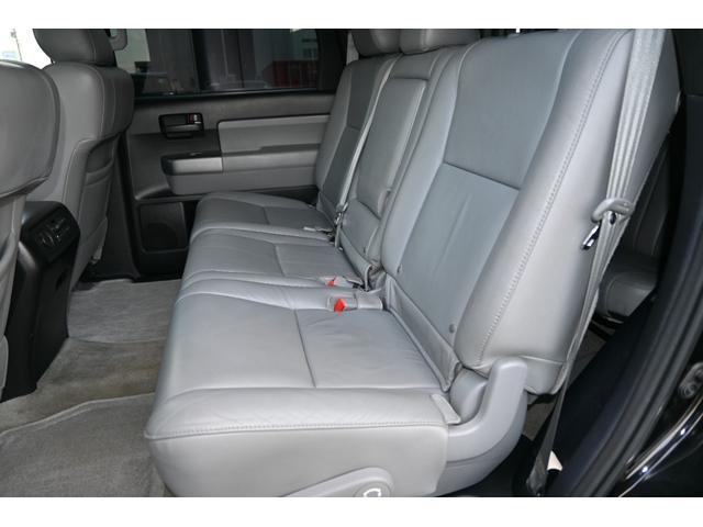 セコイア ＳＲ５　２０１１年モデル　４ＷＤ　新車並行　実走行証明書付　社外ＬＥＤヘッドライト　グレー本革シート　シートヒーター＆パワーシート　フローティングナビフルセグＴＶ　パワーサードシート　ＥＴＣ　バックカメラ（14枚目）