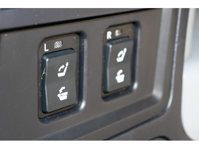 セコイア ＳＲ５　２０１１年モデル　４ＷＤ　新車並行　実走行証明書付　社外ＬＥＤヘッドライト　グレー本革シート　シートヒーター＆パワーシート　フローティングナビフルセグＴＶ　パワーサードシート　ＥＴＣ　バックカメラ（18枚目）