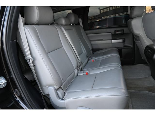 セコイア ＳＲ５　２０１１年モデル　４ＷＤ　新車並行　実走行証明書付　社外ＬＥＤヘッドライト　グレー本革シート　シートヒーター＆パワーシート　フローティングナビフルセグＴＶ　パワーサードシート　ＥＴＣ　バックカメラ（19枚目）