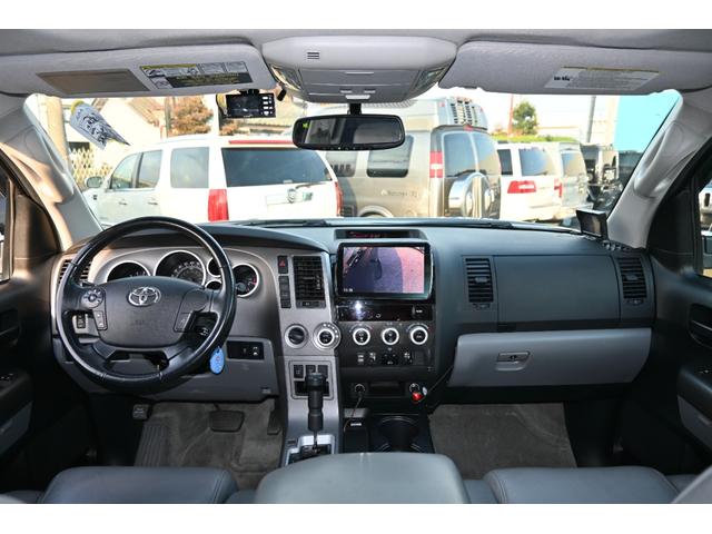 セコイア ＳＲ５　２０１１年モデル　４ＷＤ　新車並行　実走行証明書付　社外ＬＥＤヘッドライト　グレー本革シート　シートヒーター＆パワーシート　フローティングナビフルセグＴＶ　パワーサードシート　ＥＴＣ　バックカメラ（24枚目）