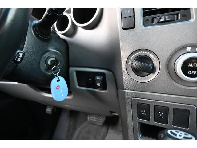 セコイア ＳＲ５　２０１１年モデル　４ＷＤ　新車並行　実走行証明書付　社外ＬＥＤヘッドライト　グレー本革シート　シートヒーター＆パワーシート　フローティングナビフルセグＴＶ　パワーサードシート　ＥＴＣ　バックカメラ（33枚目）