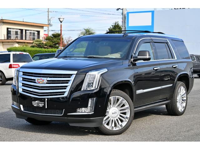 キャデラックエスカレード プラチナム　２０１８年モデル　正規ディーラー車　サンルーフ　ブラウン本革シート　純正２２インチホイール　純正ナビフルセグＴＶ　バックカメラ　３６０°カメラ　ＡＣＣ　ＨＵＤ　フリップダウン＆ヘッドレストモニター（2枚目）