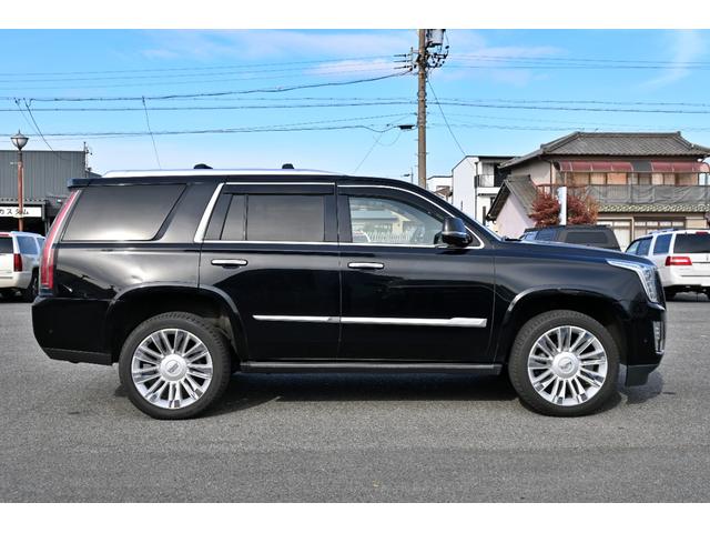 キャデラックエスカレード プラチナム　２０１８年モデル　正規ディーラー車　サンルーフ　ブラウン本革シート　純正２２インチホイール　純正ナビフルセグＴＶ　バックカメラ　３６０°カメラ　ＡＣＣ　ＨＵＤ　フリップダウン＆ヘッドレストモニター（10枚目）