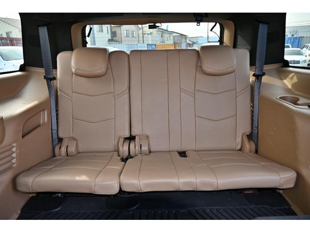 キャデラックエスカレード プラチナム　２０１８年モデル　正規ディーラー車　サンルーフ　ブラウン本革シート　純正２２インチホイール　純正ナビフルセグＴＶ　バックカメラ　３６０°カメラ　ＡＣＣ　ＨＵＤ　フリップダウン＆ヘッドレストモニター（15枚目）