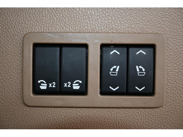 キャデラックエスカレード プラチナム　２０１８年モデル　正規ディーラー車　サンルーフ　ブラウン本革シート　純正２２インチホイール　純正ナビフルセグＴＶ　バックカメラ　３６０°カメラ　ＡＣＣ　ＨＵＤ　フリップダウン＆ヘッドレストモニター（20枚目）