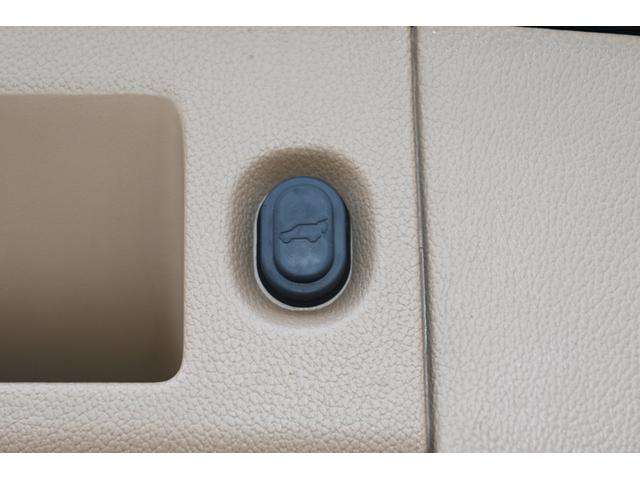 キャデラックエスカレード プラチナム　２０１８年モデル　正規ディーラー車　サンルーフ　ブラウン本革シート　純正２２インチホイール　純正ナビフルセグＴＶ　バックカメラ　３６０°カメラ　ＡＣＣ　ＨＵＤ　フリップダウン＆ヘッドレストモニター（21枚目）