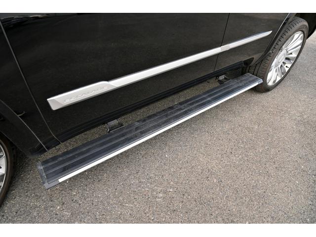 キャデラックエスカレード プラチナム　２０１８年モデル　正規ディーラー車　サンルーフ　ブラウン本革シート　純正２２インチホイール　純正ナビフルセグＴＶ　バックカメラ　３６０°カメラ　ＡＣＣ　ＨＵＤ　フリップダウン＆ヘッドレストモニター（28枚目）