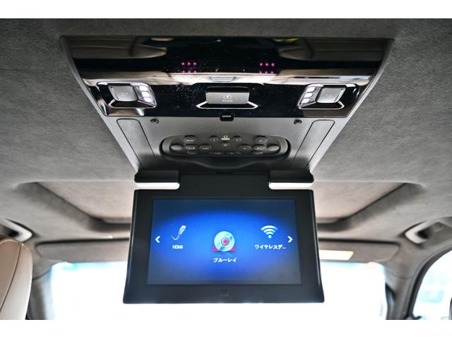 キャデラックエスカレード プラチナム　２０１８年モデル　正規ディーラー車　サンルーフ　ブラウン本革シート　純正２２インチホイール　純正ナビフルセグＴＶ　バックカメラ　３６０°カメラ　ＡＣＣ　ＨＵＤ　フリップダウン＆ヘッドレストモニター（29枚目）