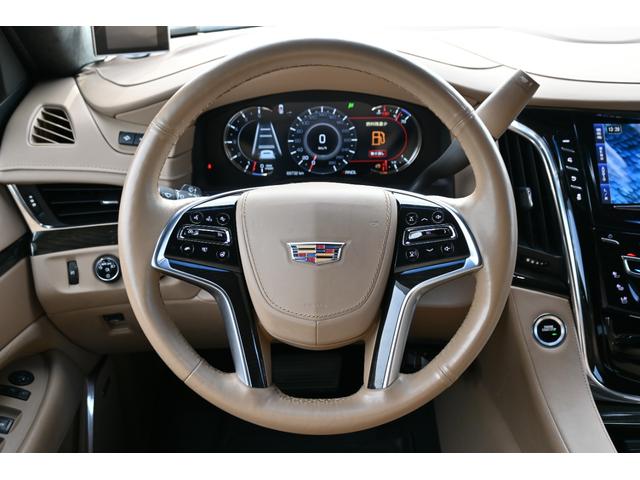 キャデラックエスカレード プラチナム　２０１８年モデル　正規ディーラー車　サンルーフ　ブラウン本革シート　純正２２インチホイール　純正ナビフルセグＴＶ　バックカメラ　３６０°カメラ　ＡＣＣ　ＨＵＤ　フリップダウン＆ヘッドレストモニター（33枚目）