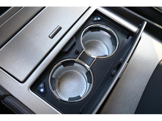 キャデラックエスカレード 　プラチナム　２０１１ｙモデル　新車並行　実走行証明書　専用ＬＥＤヘッドライト＆バンパーグリル＆２２インチホイール　サンルーフ　ブラウンココア本革シート　電動ステップ　フルセグＴＶナビ　バックカメラ（39枚目）