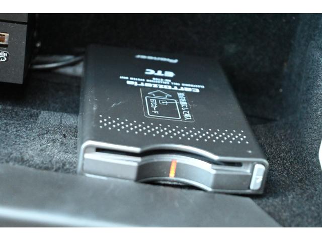 キャデラックエスカレード 　プラチナム　２０１１ｙモデル　新車並行　実走行証明書　専用ＬＥＤヘッドライト＆バンパーグリル＆２２インチホイール　サンルーフ　ブラウンココア本革シート　電動ステップ　フルセグＴＶナビ　バックカメラ（42枚目）