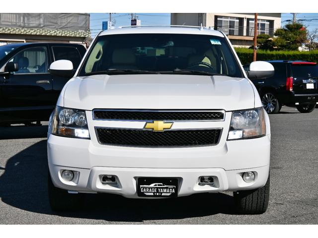 シボレーサバーバン 　ＬＴＺ　４ＷＤ　２００７ｙモデル　サンルーフ　ベージュ本革シート　フルセグＴＶナビ　純正２０インチホイール　シートヒーター＆パワーシート　バックカメラ　フリップダウンモニター　ＥＴＣ　ブルートゥース（3枚目）