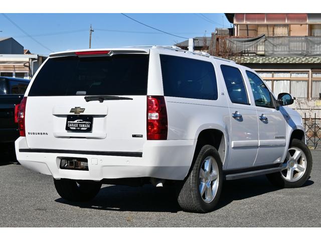 シボレーサバーバン 　ＬＴＺ　４ＷＤ　２００７ｙモデル　サンルーフ　ベージュ本革シート　フルセグＴＶナビ　純正２０インチホイール　シートヒーター＆パワーシート　バックカメラ　フリップダウンモニター　ＥＴＣ　ブルートゥース（6枚目）
